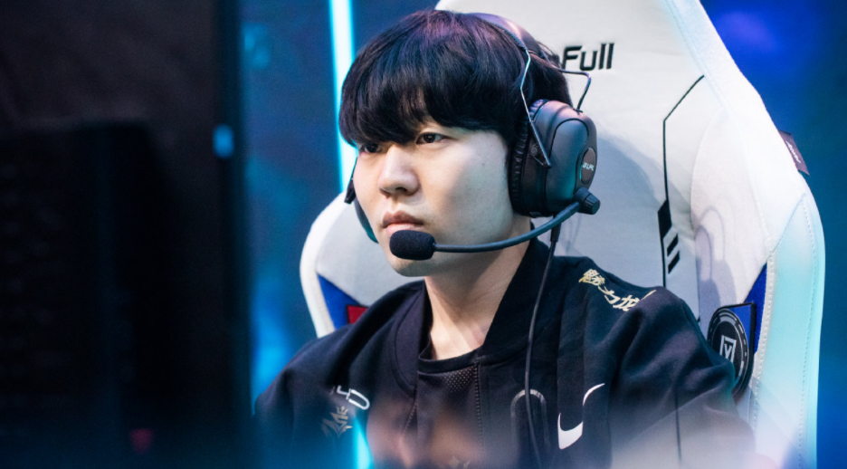 开云APP-比赛规则变更首场状态出色,日本队观众沸腾!,Rookie重返赛场观众掌声雷动的简单介绍