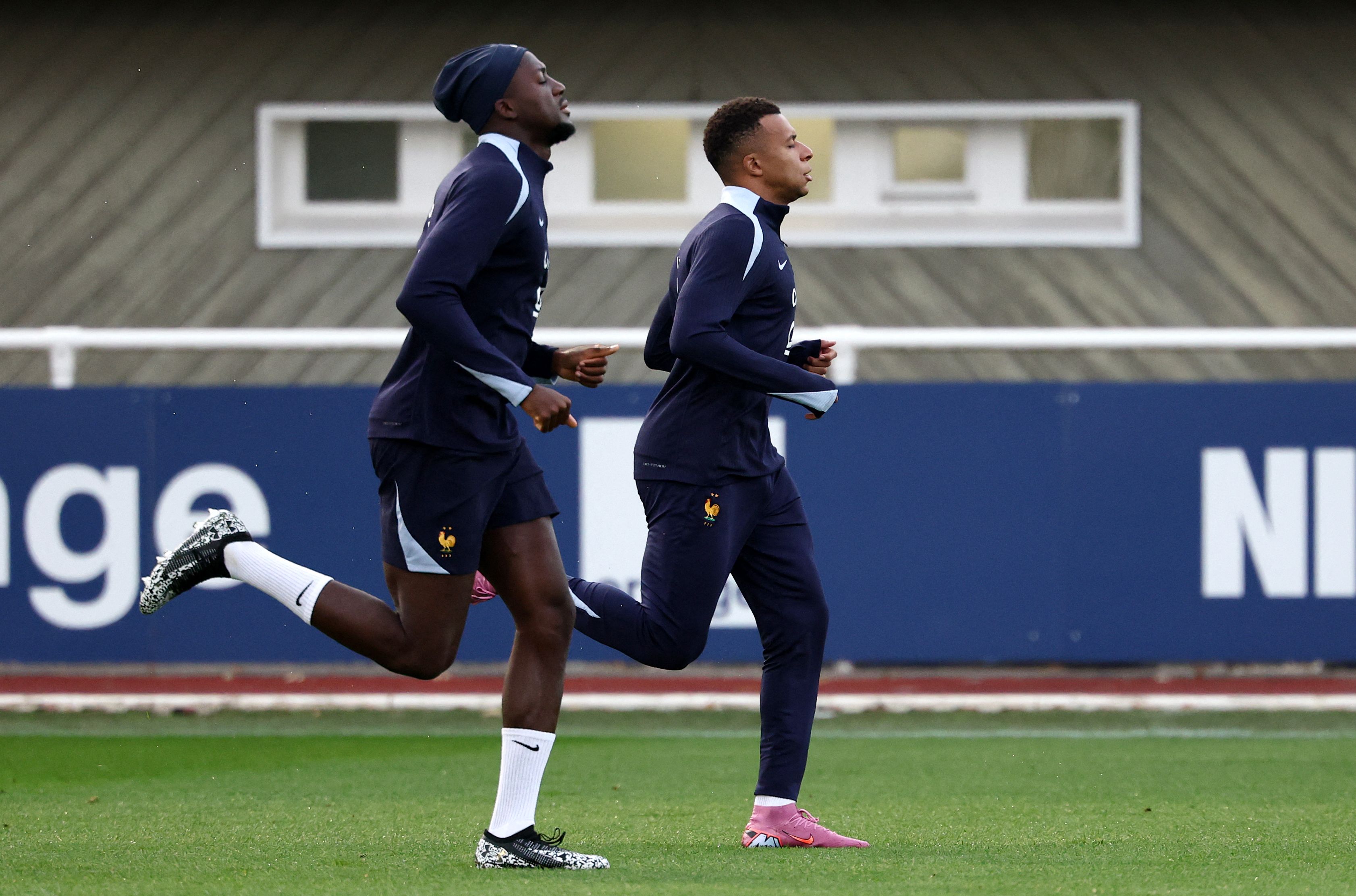 开云网页版-包含皇家马德里发布备战花絮，赛前回应争议，法国杯任务艰巨，阵容厚度经受考验的词条